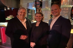 Beate Leibniz, Leiterin BVMW Kreisverband OWL Nord, mit Judith Pirscher, Regierungspräsidentin des Regierungsbezirks Detmold und Nico Lüdemann, bluecue consulting, beim Jahresempfang 2020 des BVMW